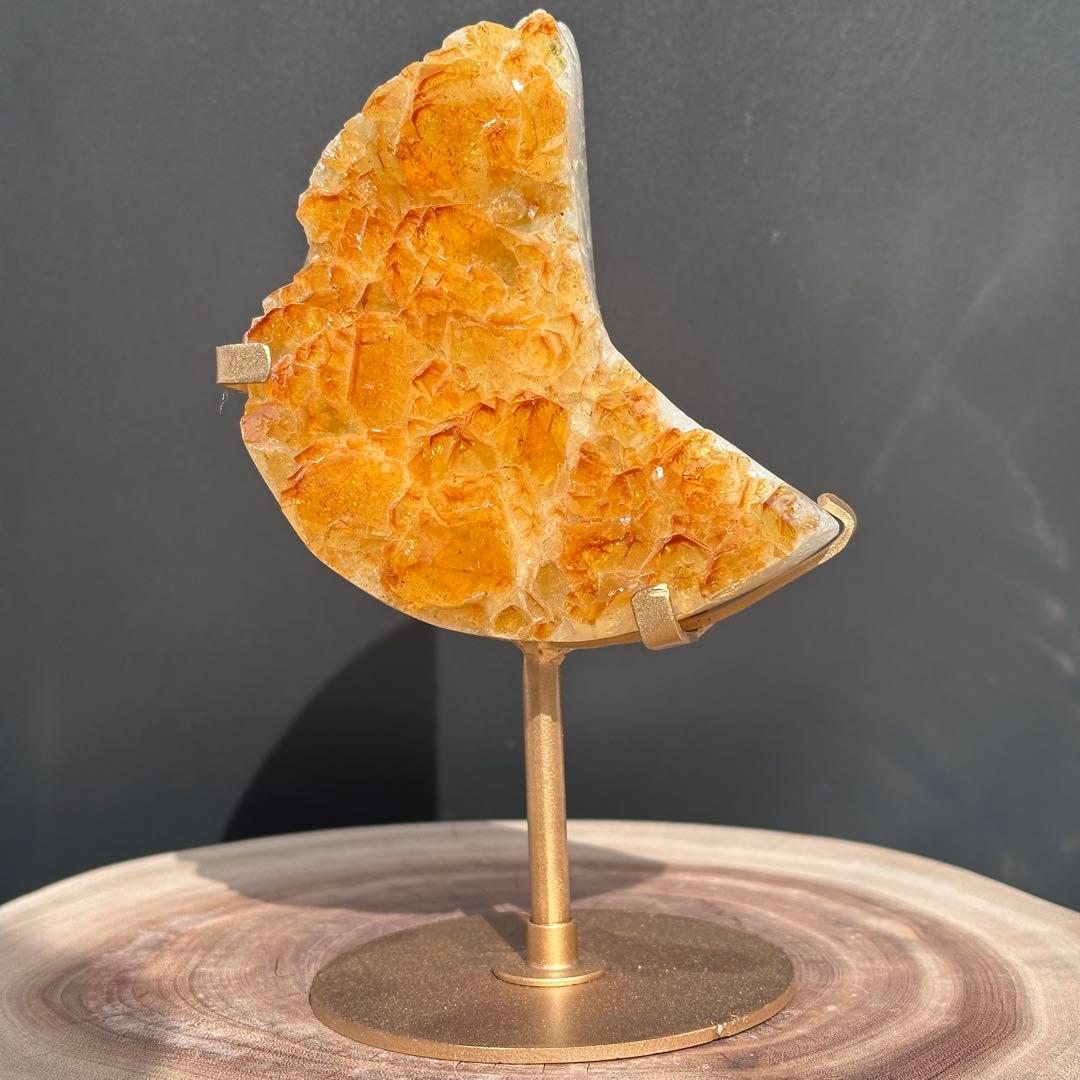 天然石シトリンの月　置物　台座付きG.64