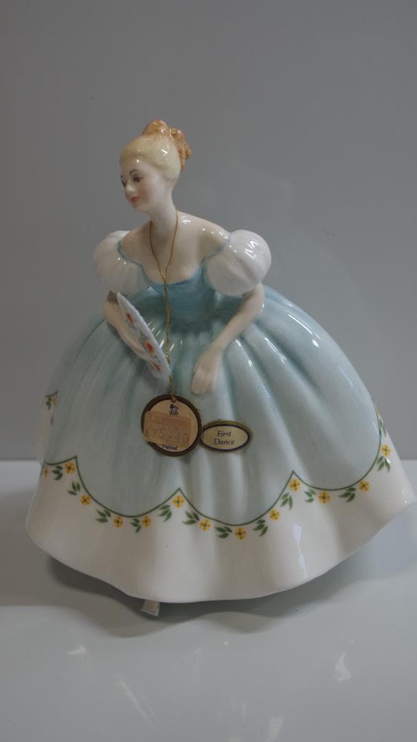 A3943   陶器人形 DIANA 高さ:約20cm