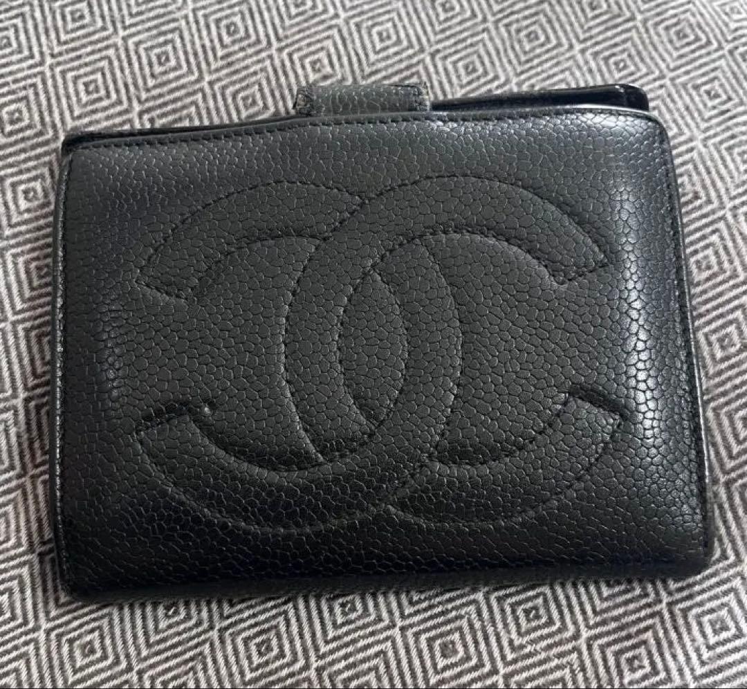 CHANEL ブラック キャビアスキン　二つ折り財布　シャネル　がま口