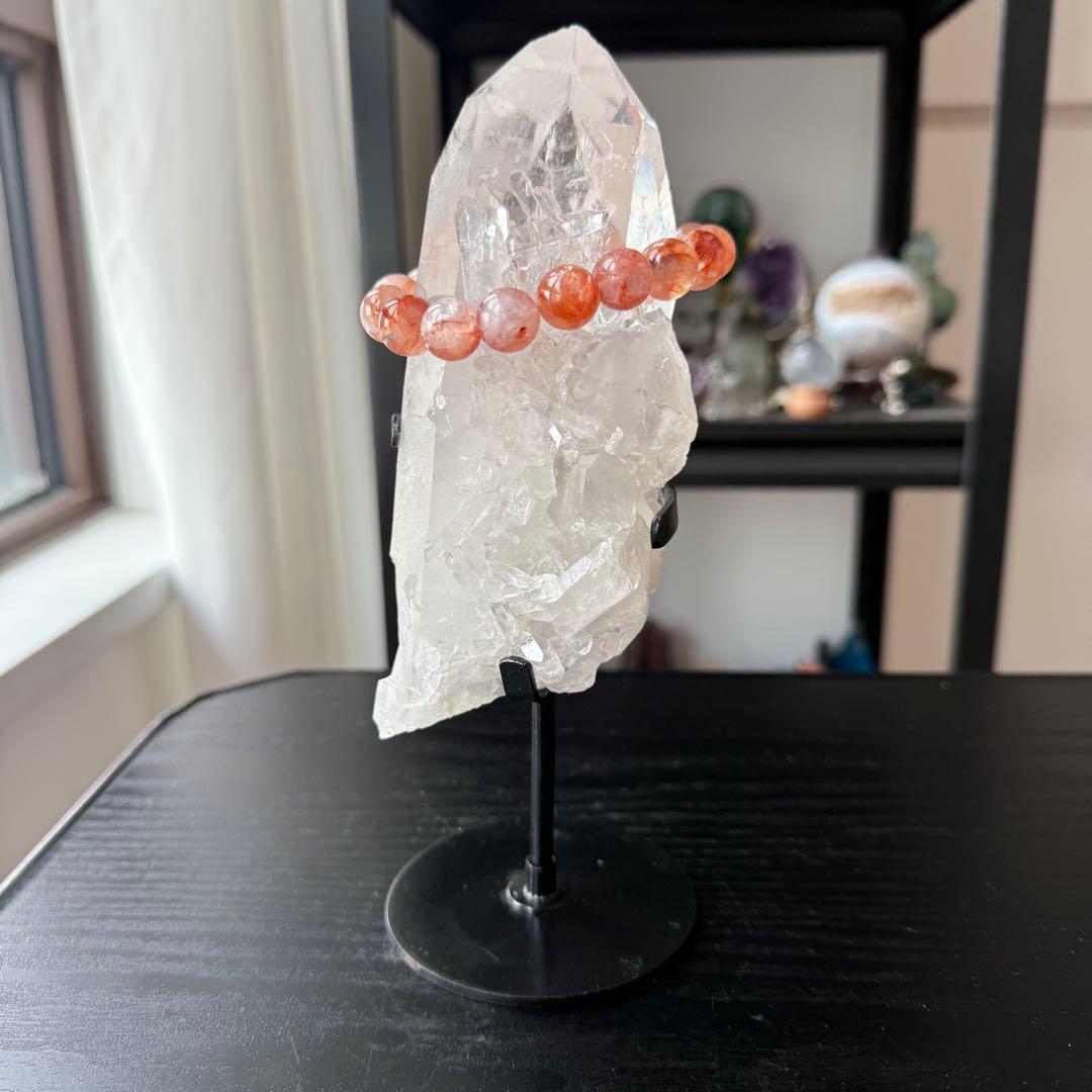 ミナスジェライス州産❣️天然石水晶のポイント　台座付きNO.010911