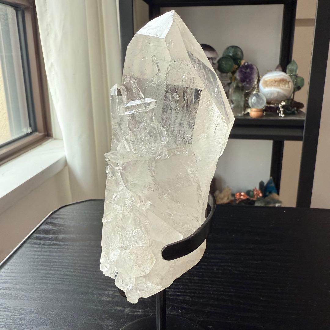 ミナスジェライス州産❣️天然石水晶のポイント　台座付きNO.010911