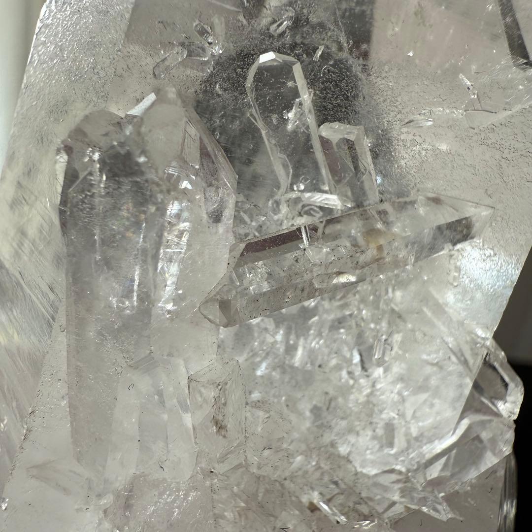 ミナスジェライス州産❣️天然石水晶のポイント　台座付きNO.010911