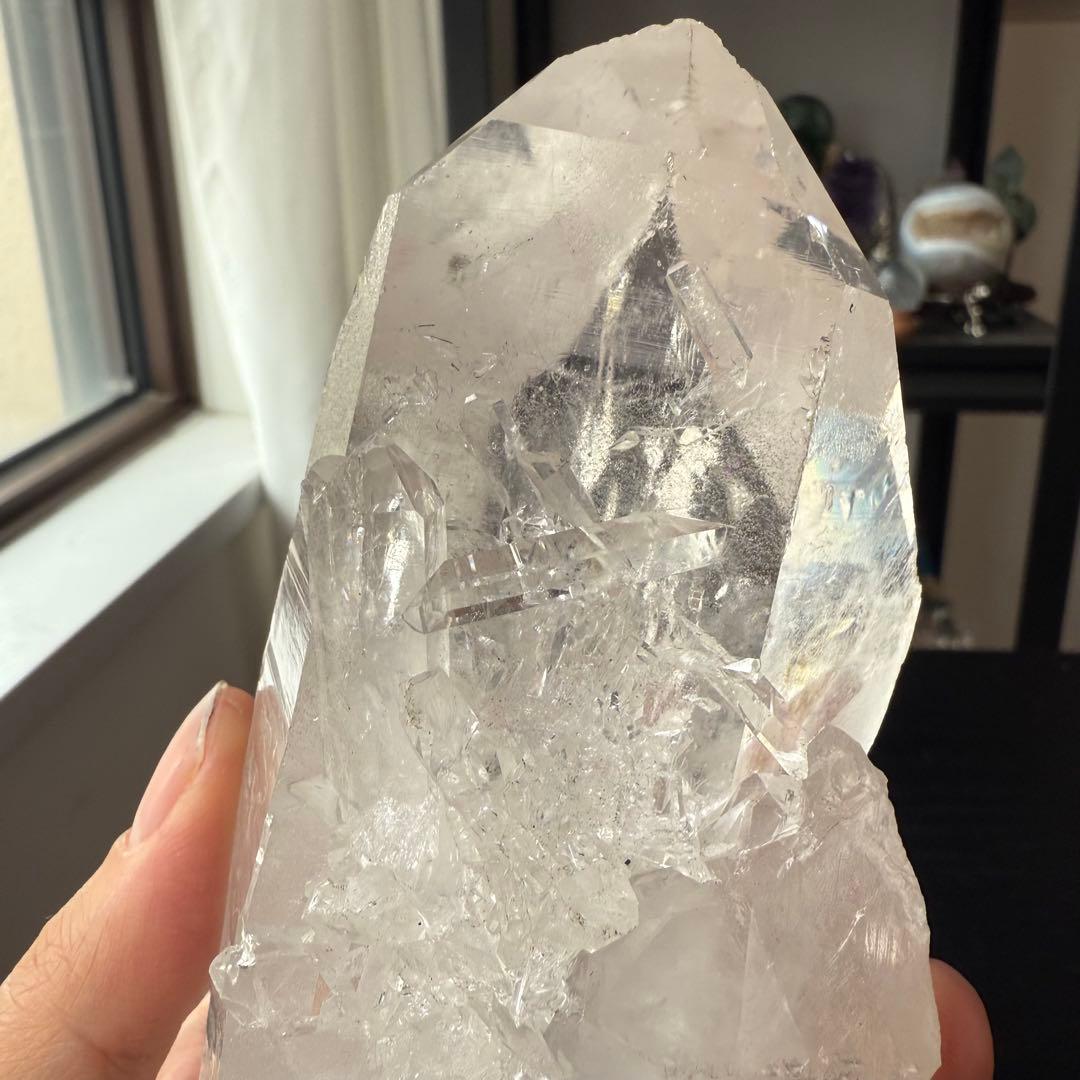 ミナスジェライス州産❣️天然石水晶のポイント　台座付きNO.010911