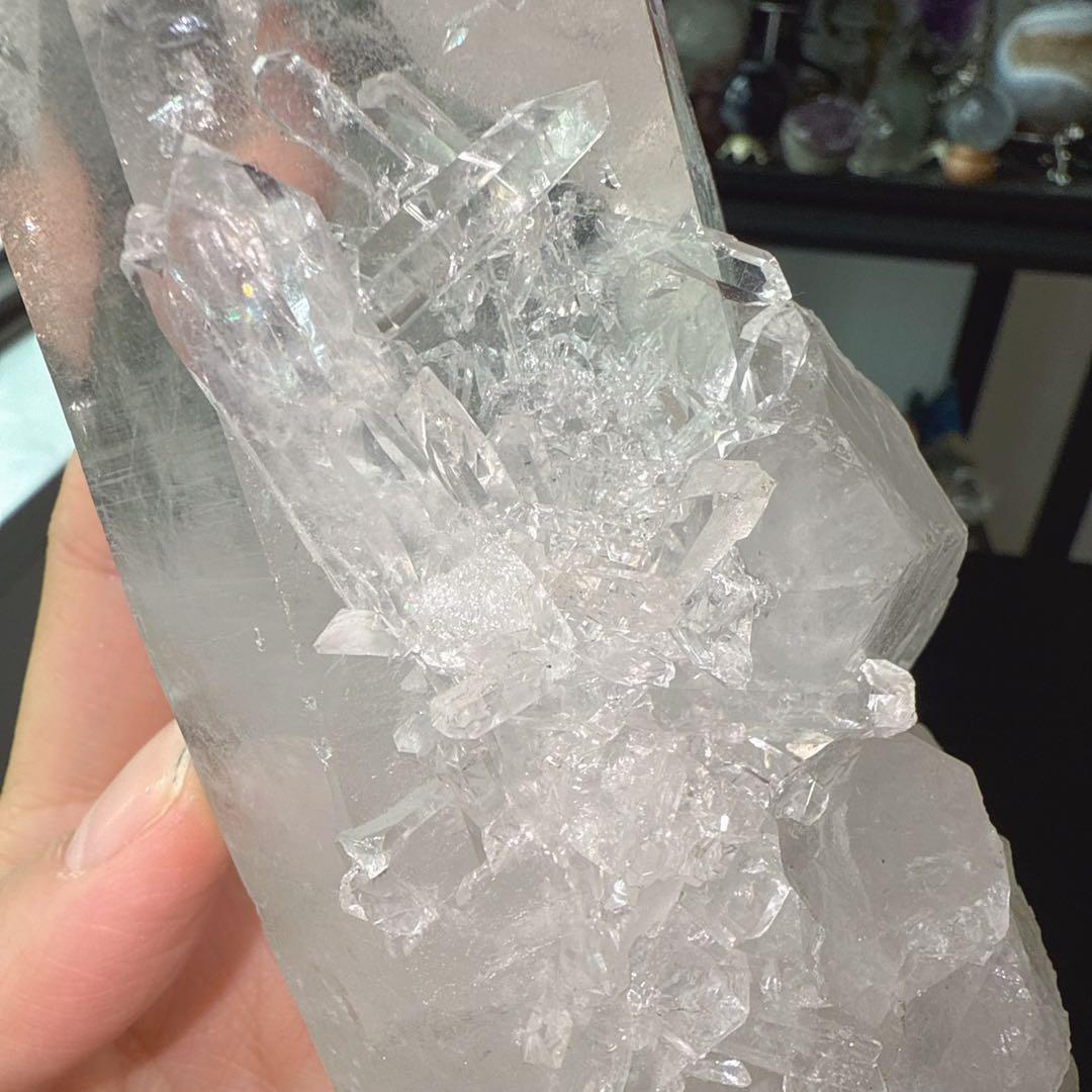 ミナスジェライス州産❣️天然石水晶のポイント　台座付きNO.010911