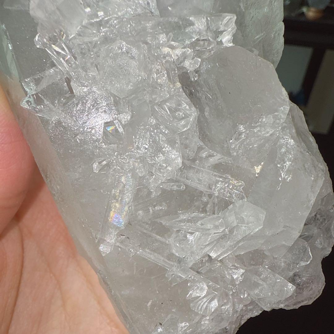 ミナスジェライス州産❣️天然石水晶のポイント　台座付きNO.010911