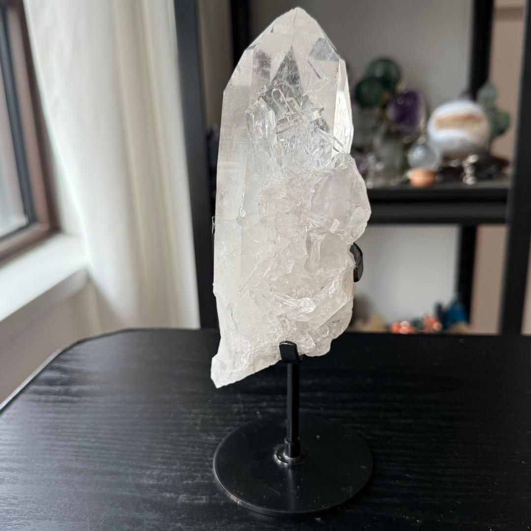ミナスジェライス州産❣️天然石水晶のポイント　台座付きNO.010911
