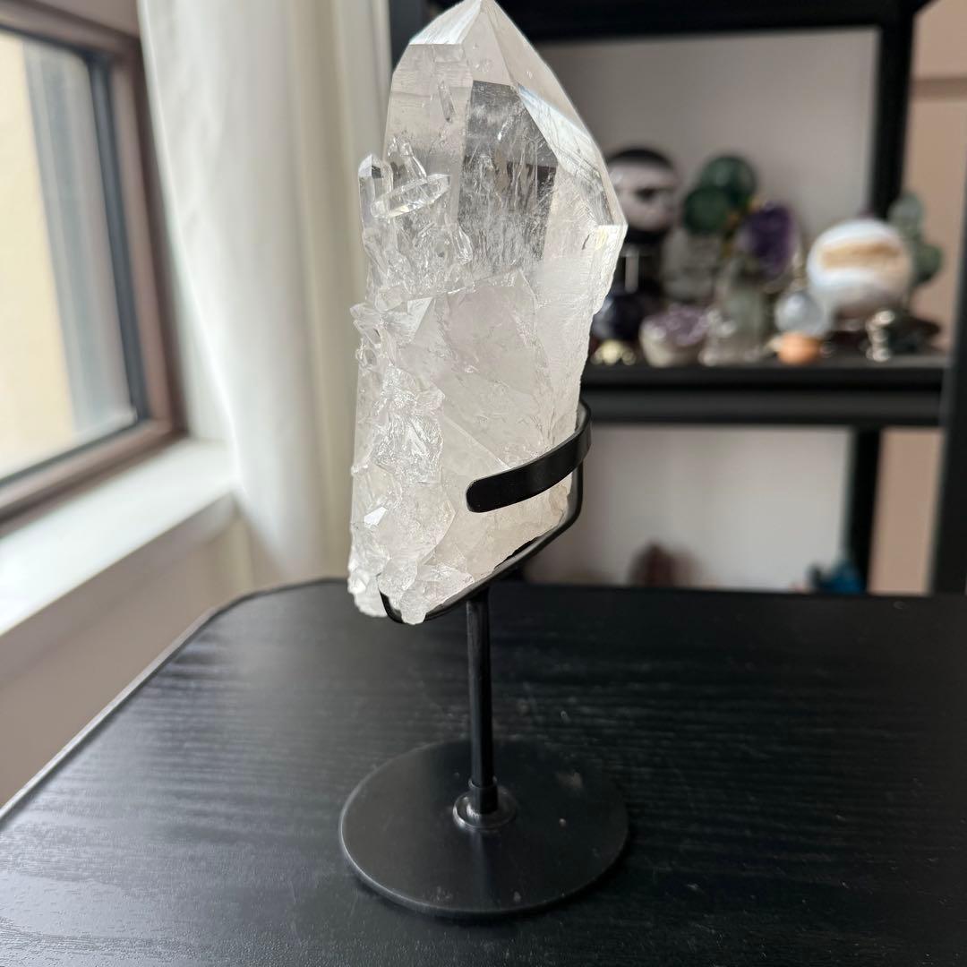 ミナスジェライス州産❣️天然石水晶のポイント　台座付きNO.010911