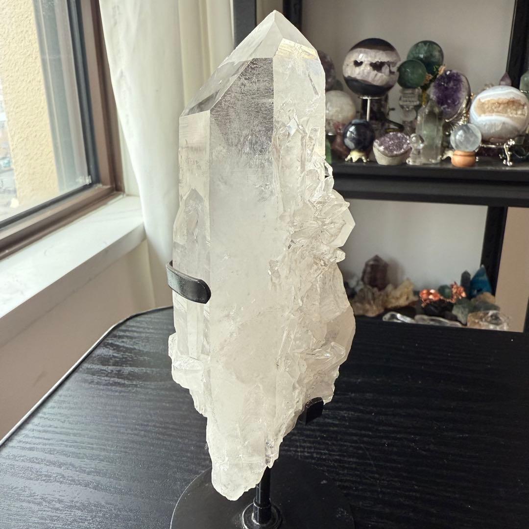 ミナスジェライス州産❣️天然石水晶のポイント　台座付きNO.010911