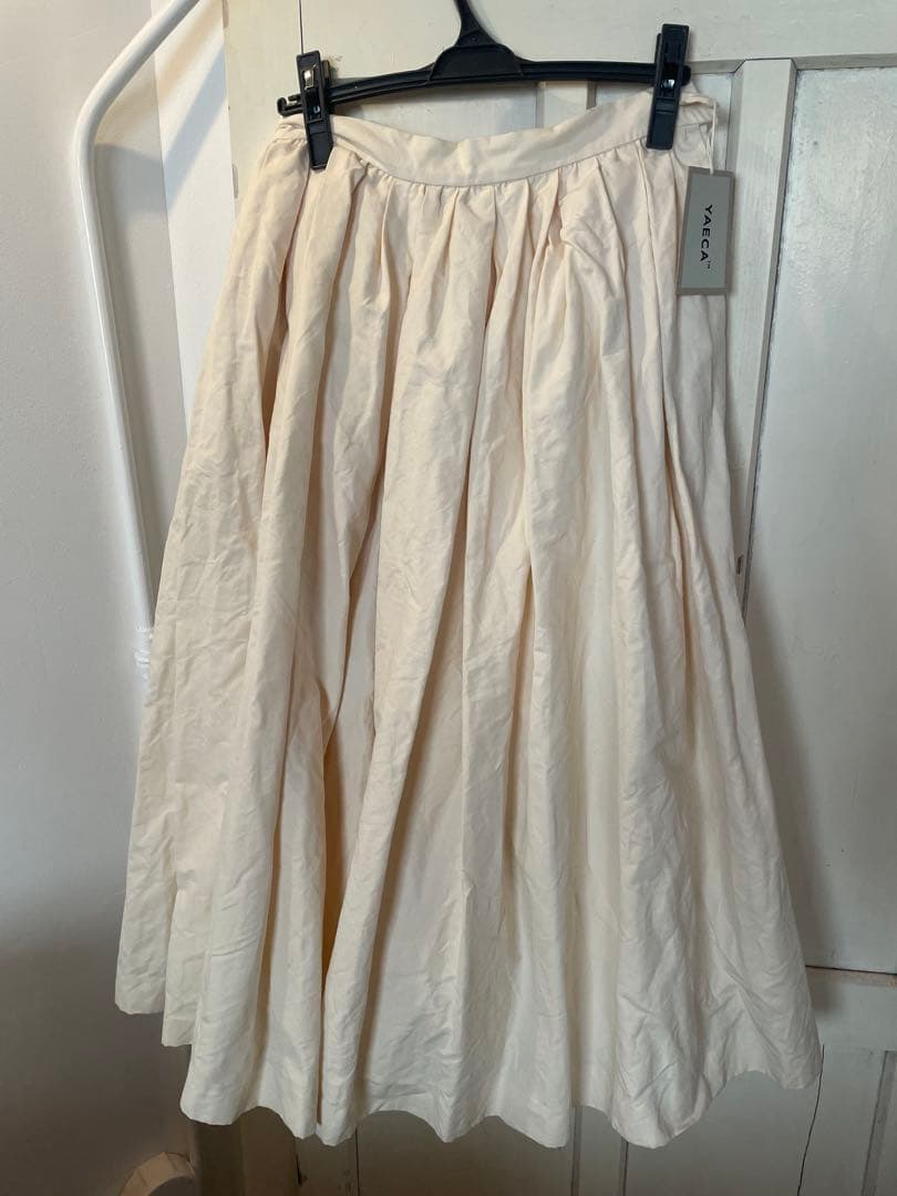 YAECA アイボリー キュロット