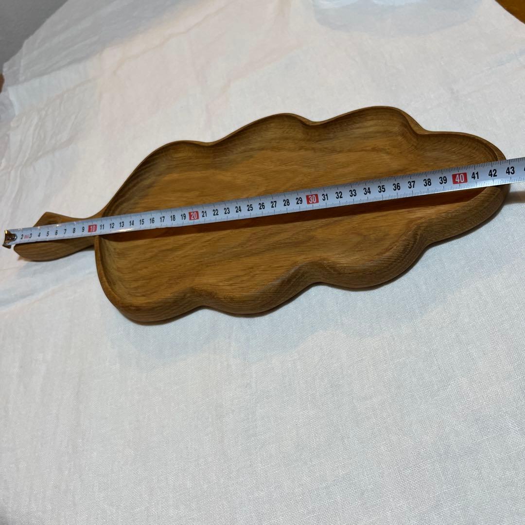 木彫りトレイ　カッティングボード　クリ抜きトレイ　工芸品　ラトビア展　北欧好き