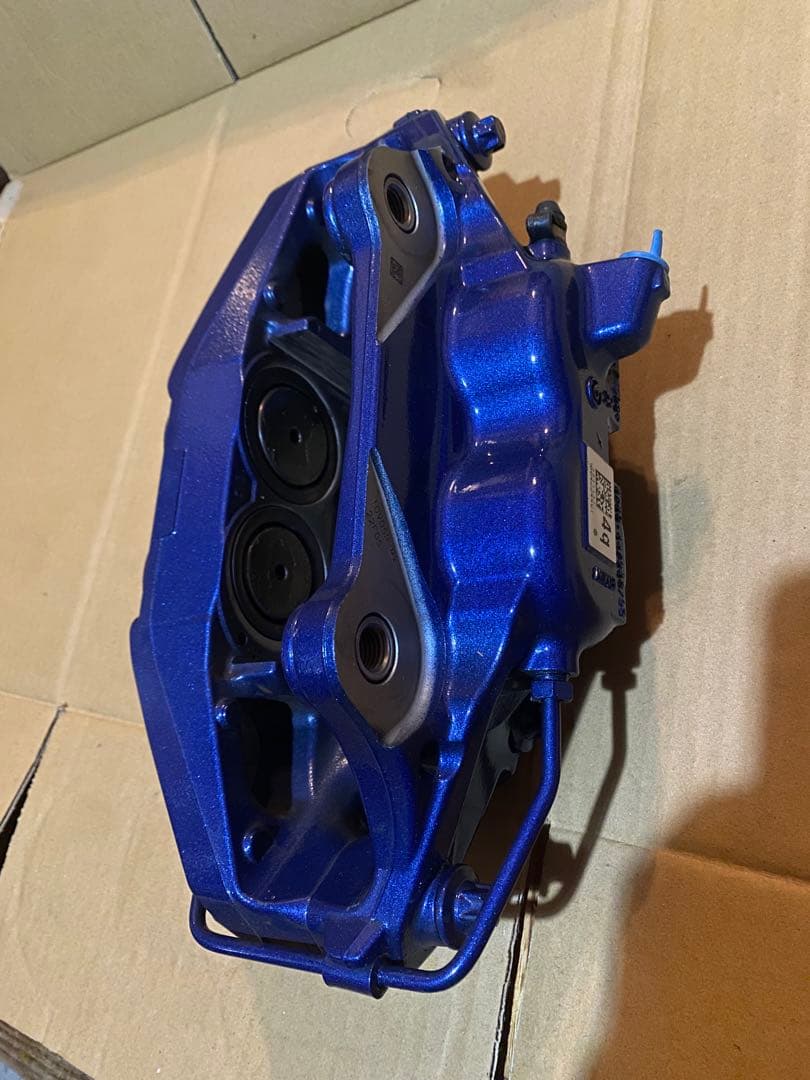  純正　ブレーキキャリパー