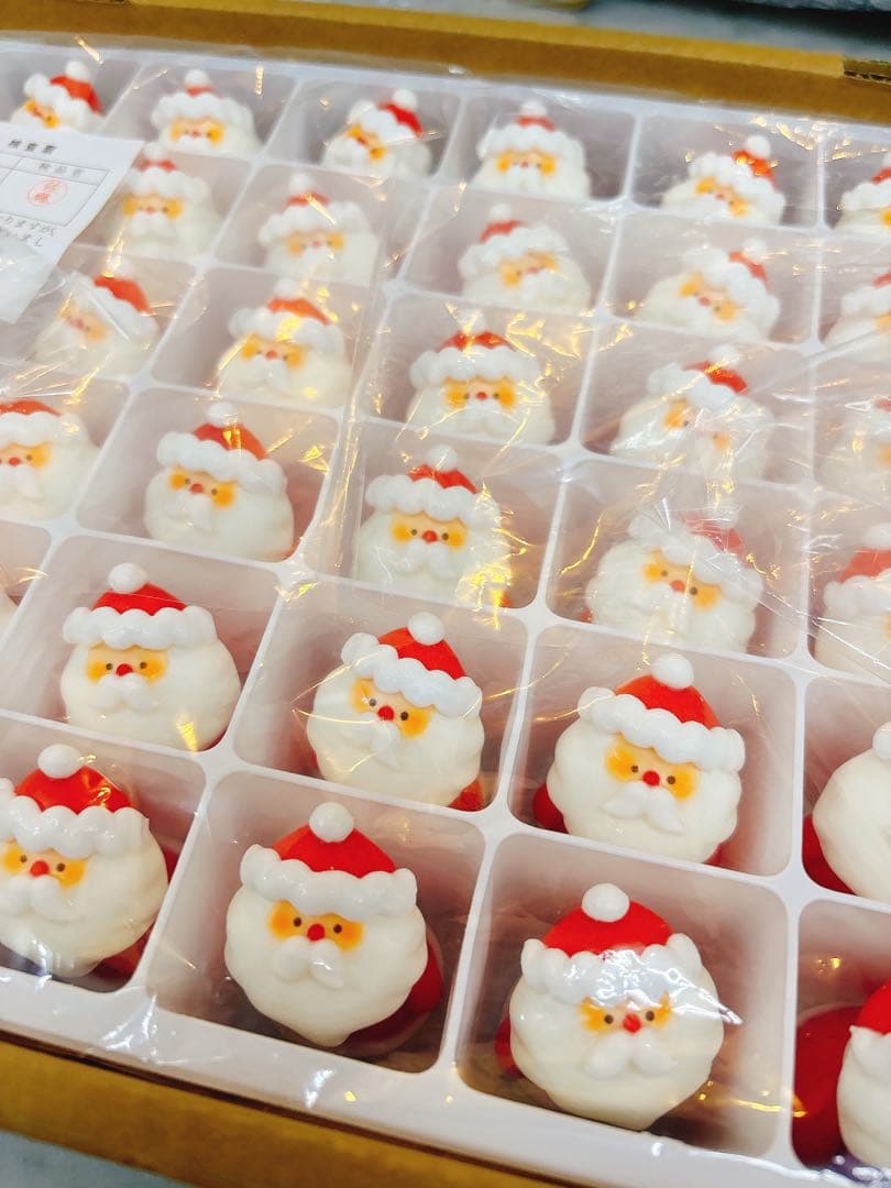 【未開封！】 ケーキ用　クリスマス　オーナメント　サンタ 50個入り