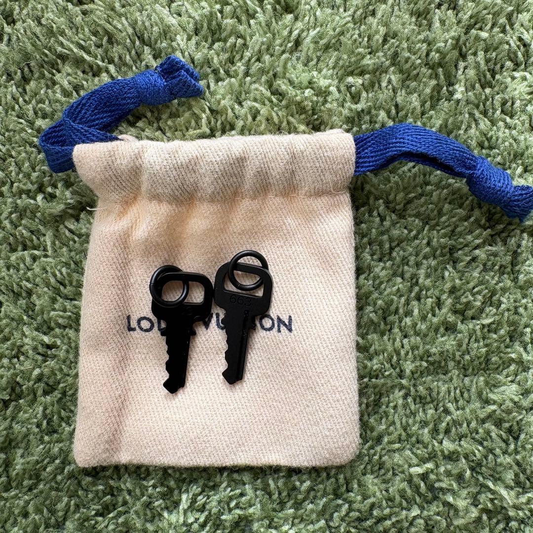 LOUIS VUITTON ブラック トートバッグ