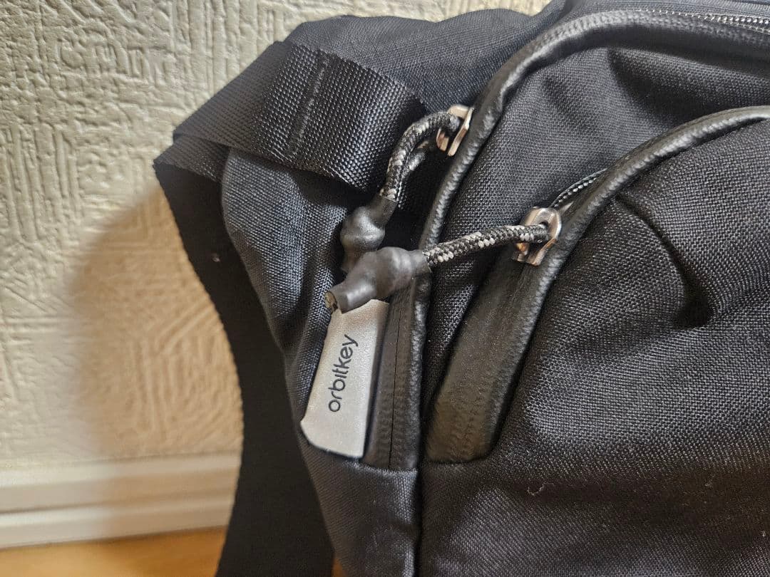 バッグ Orbitkey Urban Sling Plus