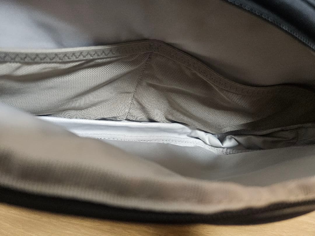 バッグ Orbitkey Urban Sling Plus