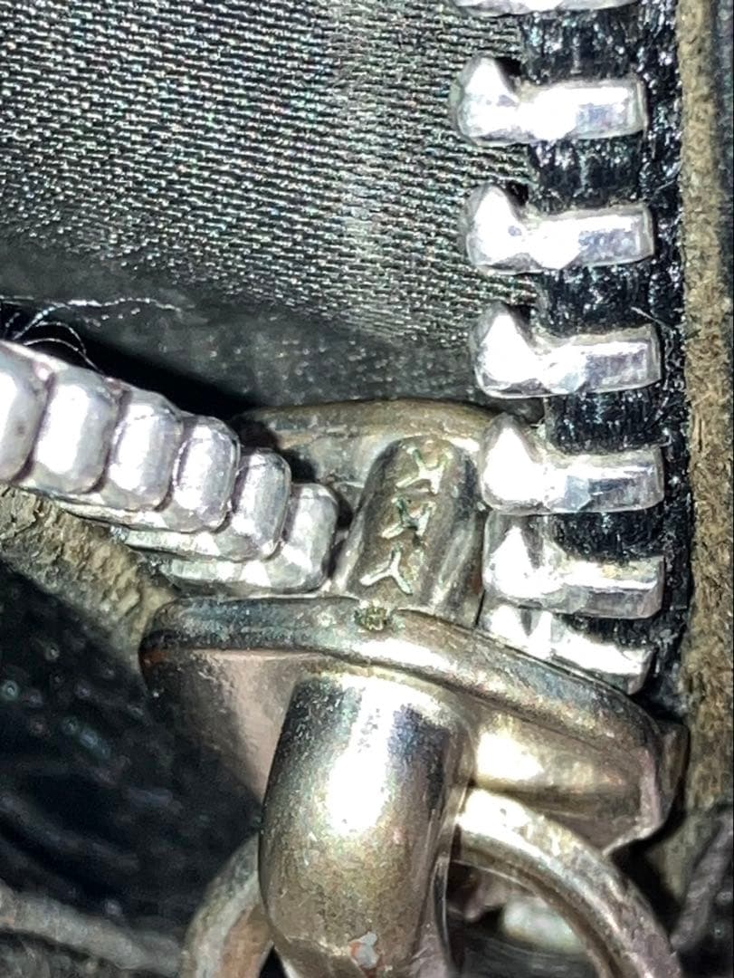 クロムハーツ　ウェーブウォレット　クロスボタン