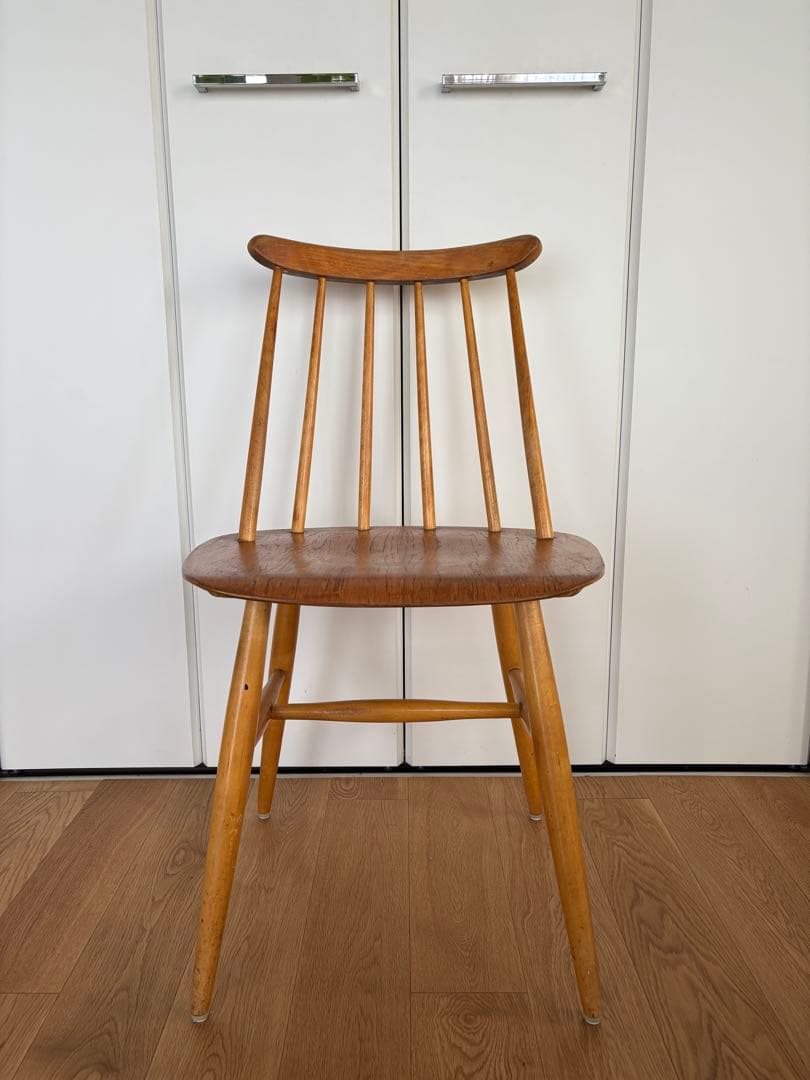 イルマリ・タピオヴァーラ　椅子