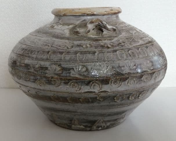 東南アジア　壺