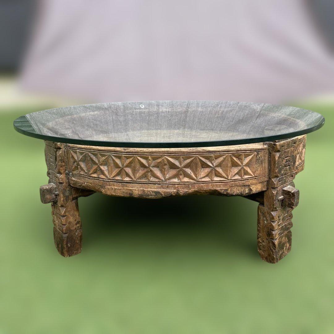 彫刻木製円形テーブル ガラス天板付き　アフリカ手彫りローテーブル　アンティーク