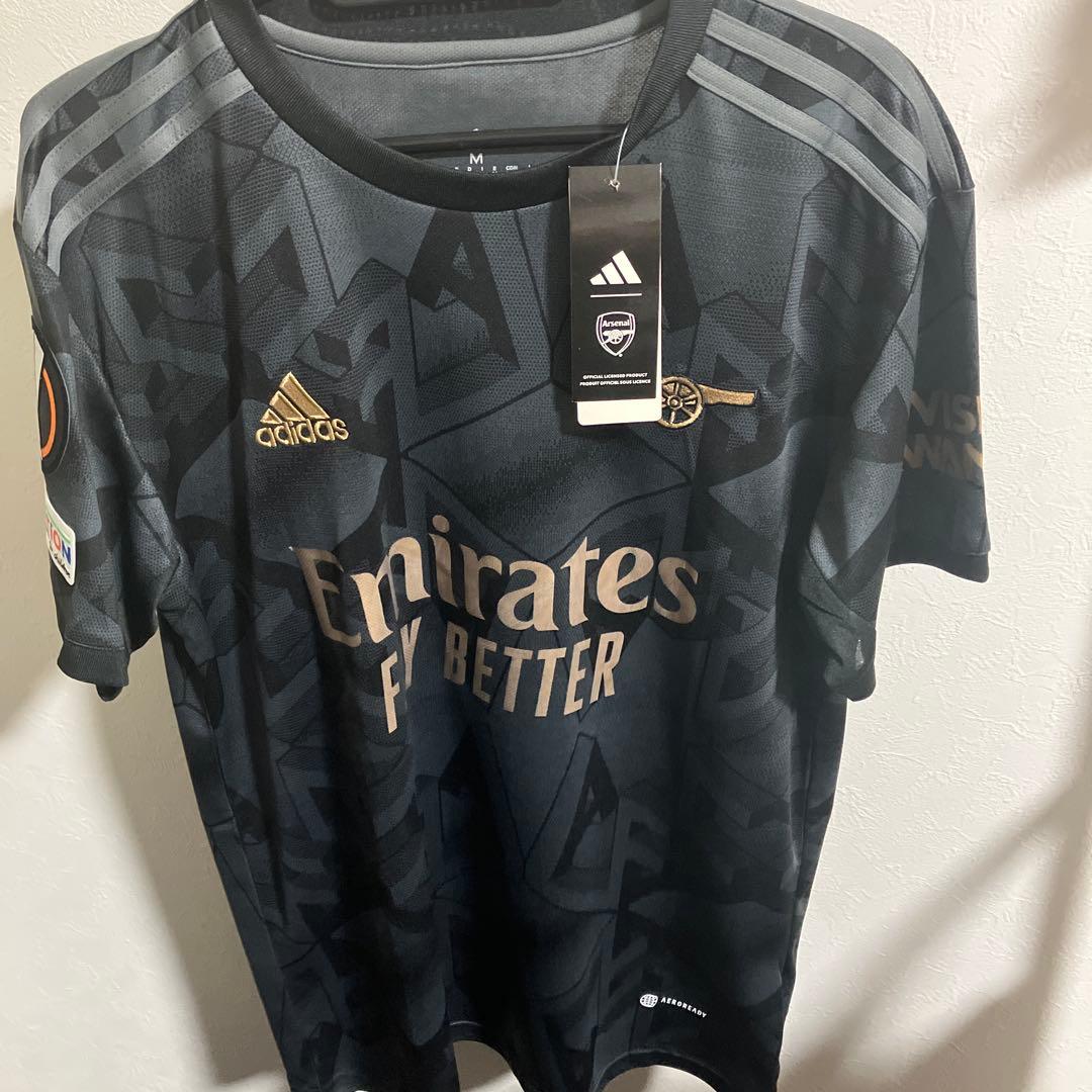 アーセナル22-23シーズンアウェイユニフォーム