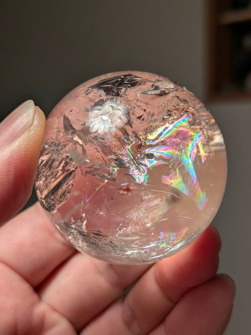 レムリアン水晶　スフィア　コロンビア産　赤いオーラライト有　47.2ミリ