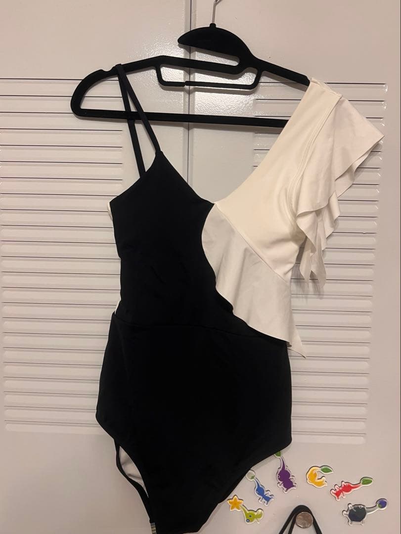 水着・ラッシュガード QUA VINO Ruffle One-Piece Swimwear