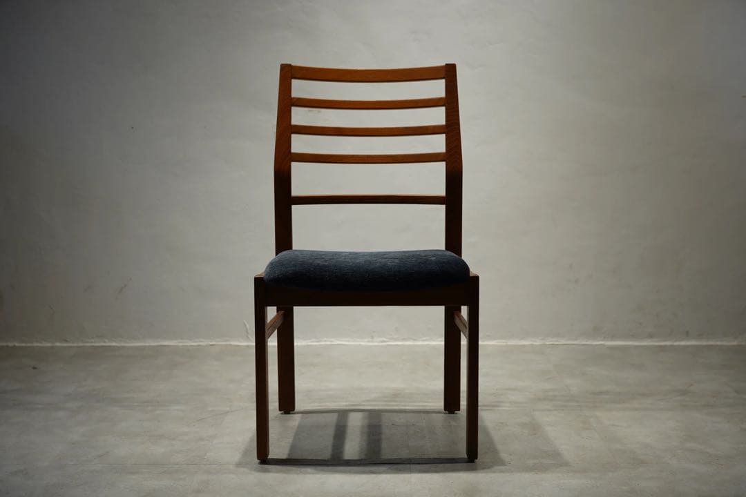 チーク材　ビンテージチェア　良好　北欧　椅子