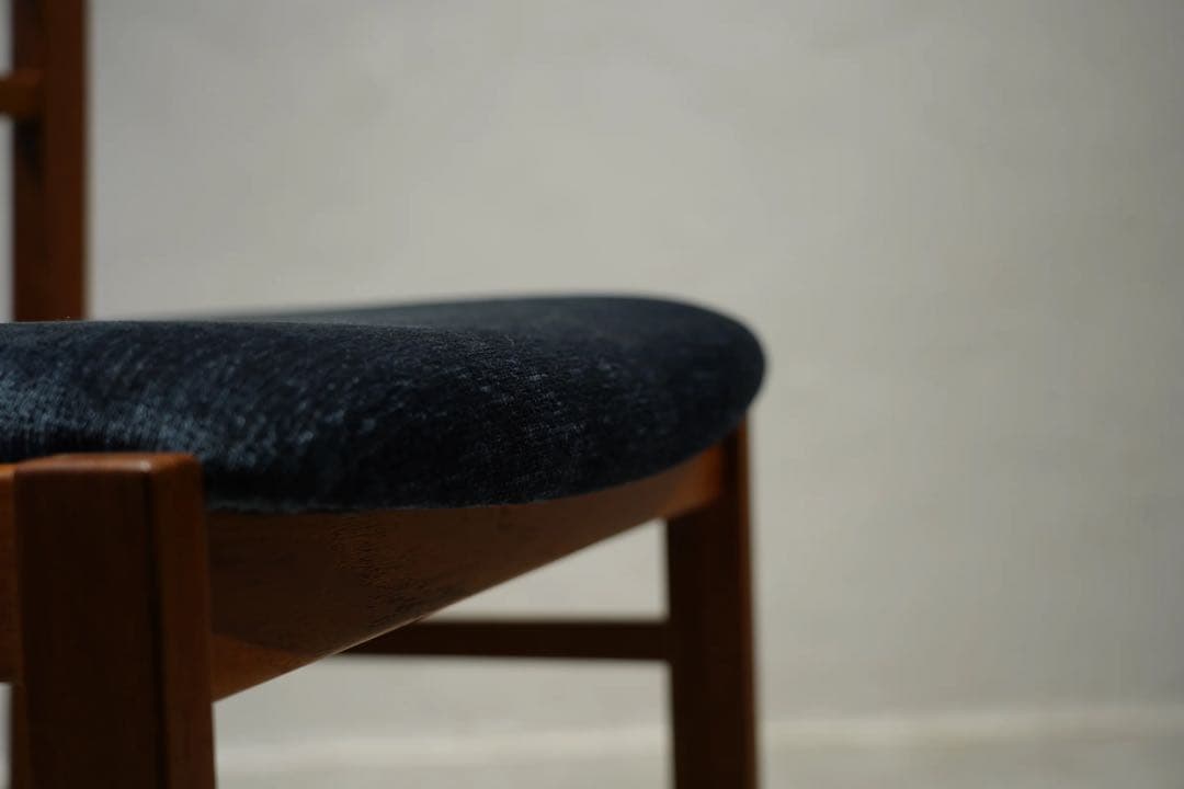 チーク材　ビンテージチェア　良好　北欧　椅子