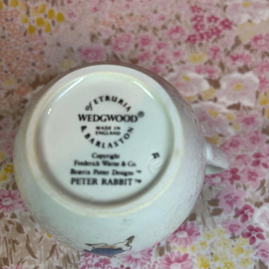 美品　ウェッジウッド　ピーターラビット食器7点とスプーン2点