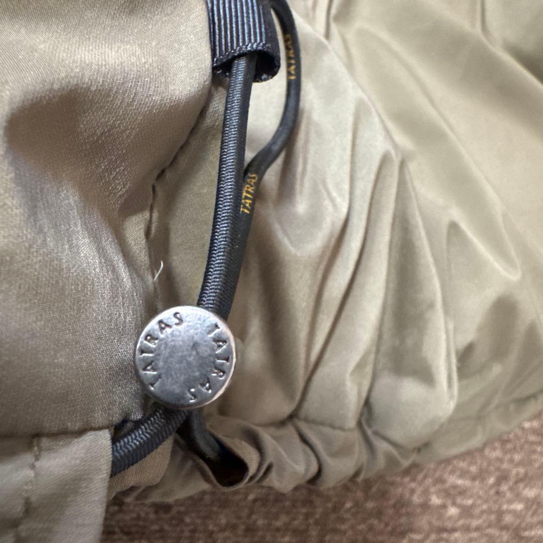 TATRAS カーキ フード付きダウンジャケット