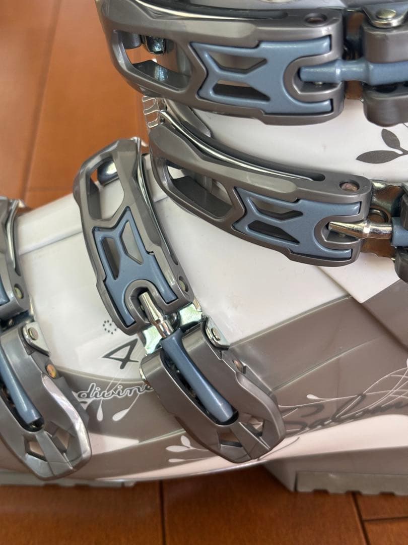 レディーススキーブーツSalomon DIVINE4 23.5cm