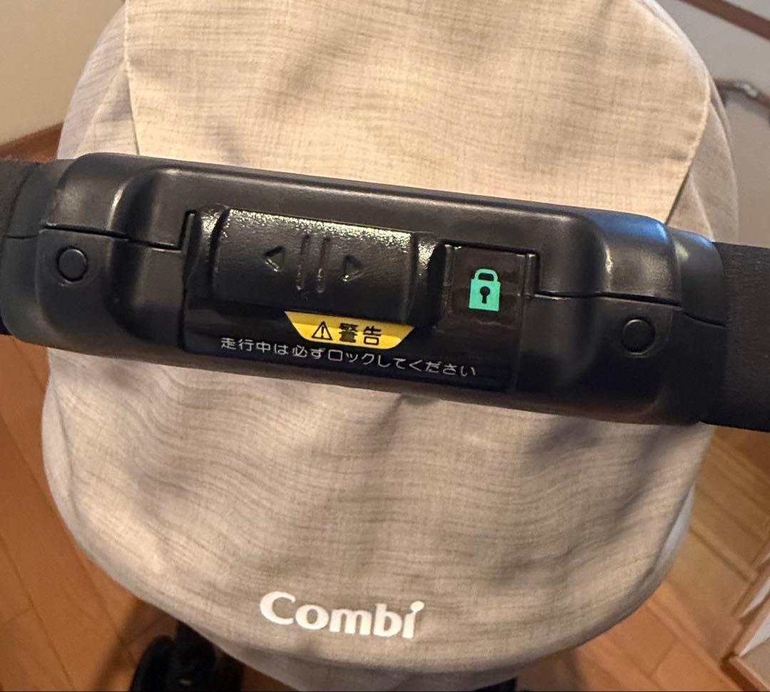 美品 コンビ スゴカルα 4キャス Light エッグショック 付属品説明書あり