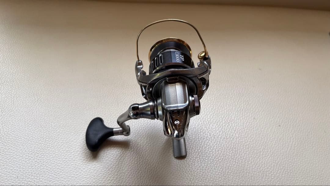 SHIMANO TWIN POWER C3000HG スピニングリール