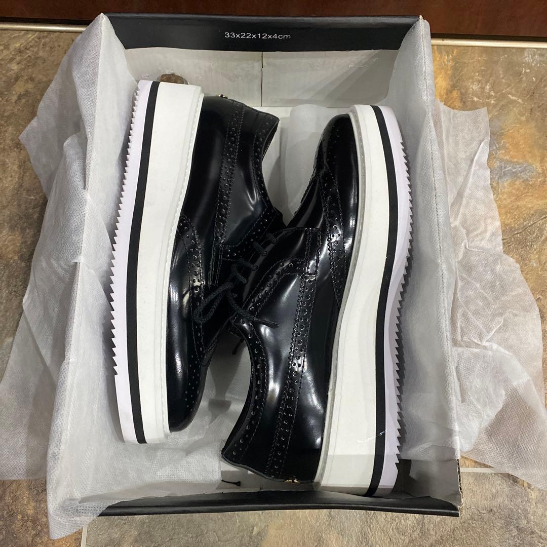 最終価格　レディース　ゴルフシューズ23.5センチ