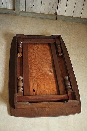 味のある木製の折り畳みテーブル　ちゃぶ台