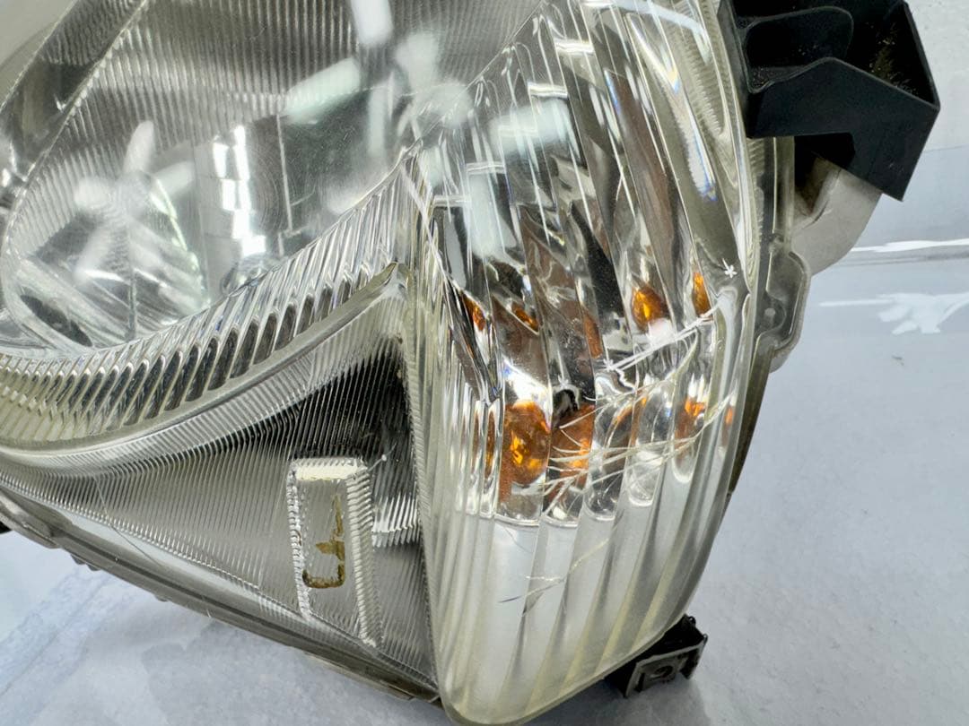 シエンタ　NCP81G　NCP85G　前期　HID ヘッドライト右