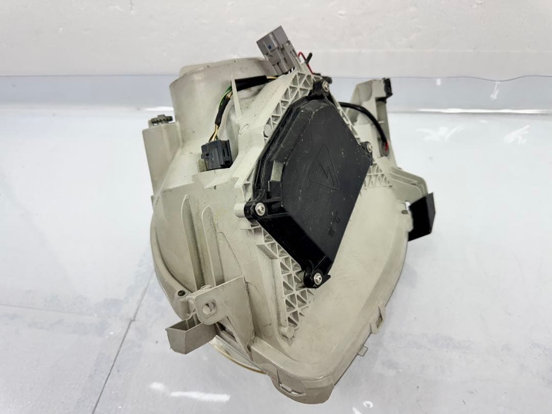 シエンタ　NCP81G　NCP85G　前期　HID ヘッドライト右