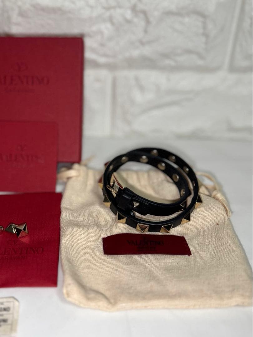 【確実正規品】【極美品】VALENTINO ロックスタッズブレスレット　ブラック