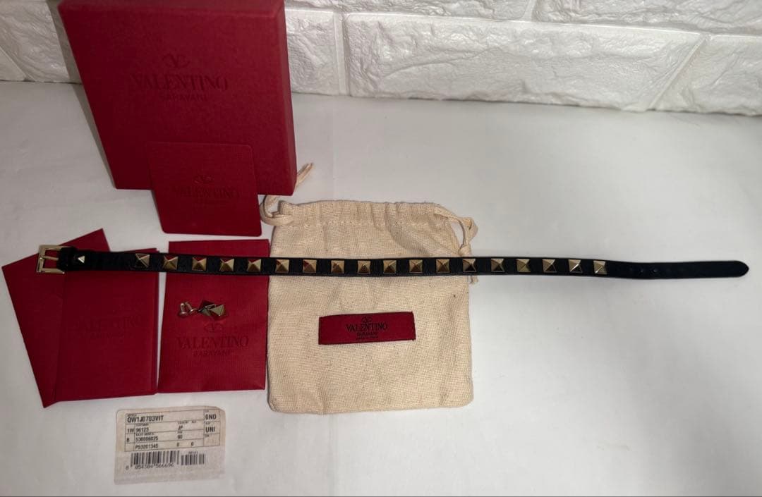 【確実正規品】【極美品】VALENTINO ロックスタッズブレスレット　ブラック