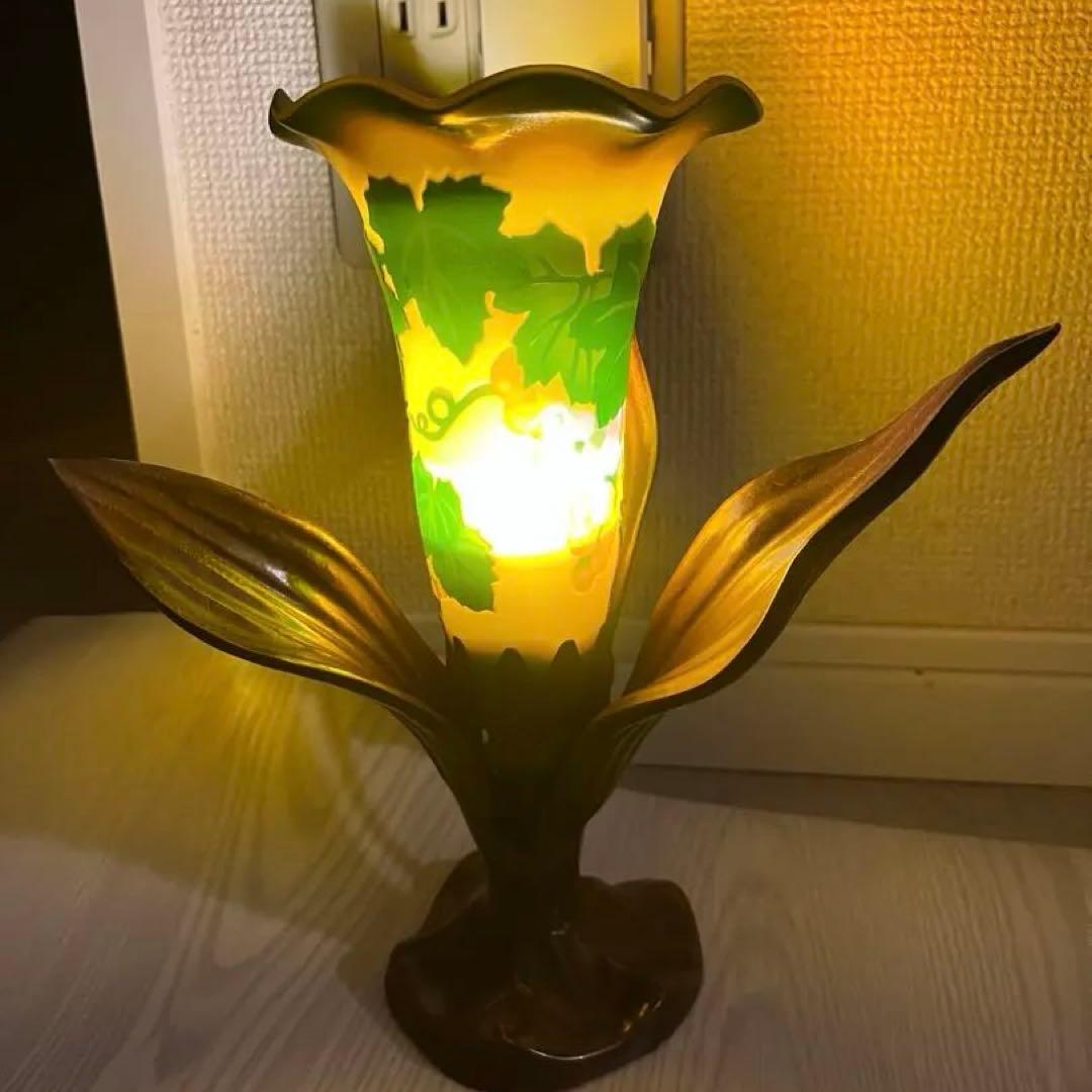 ガレ風　アンティーク リリー テーブルランプ フラワーシェード