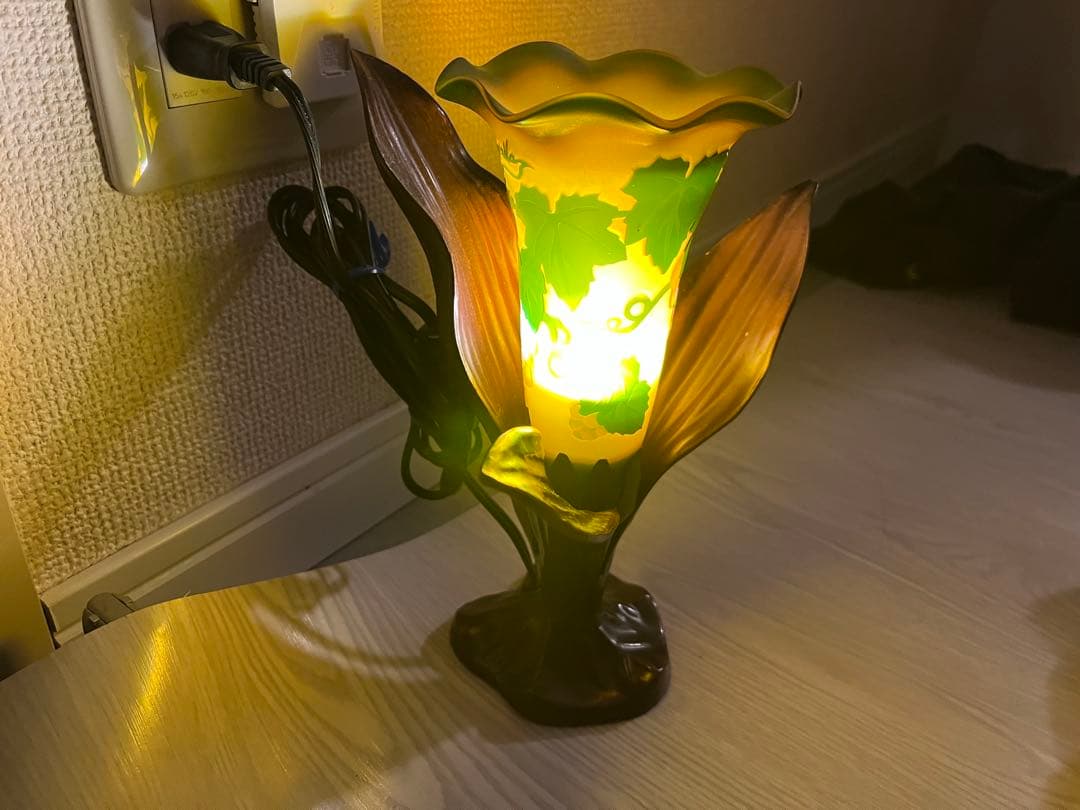 ガレ風　アンティーク リリー テーブルランプ フラワーシェード