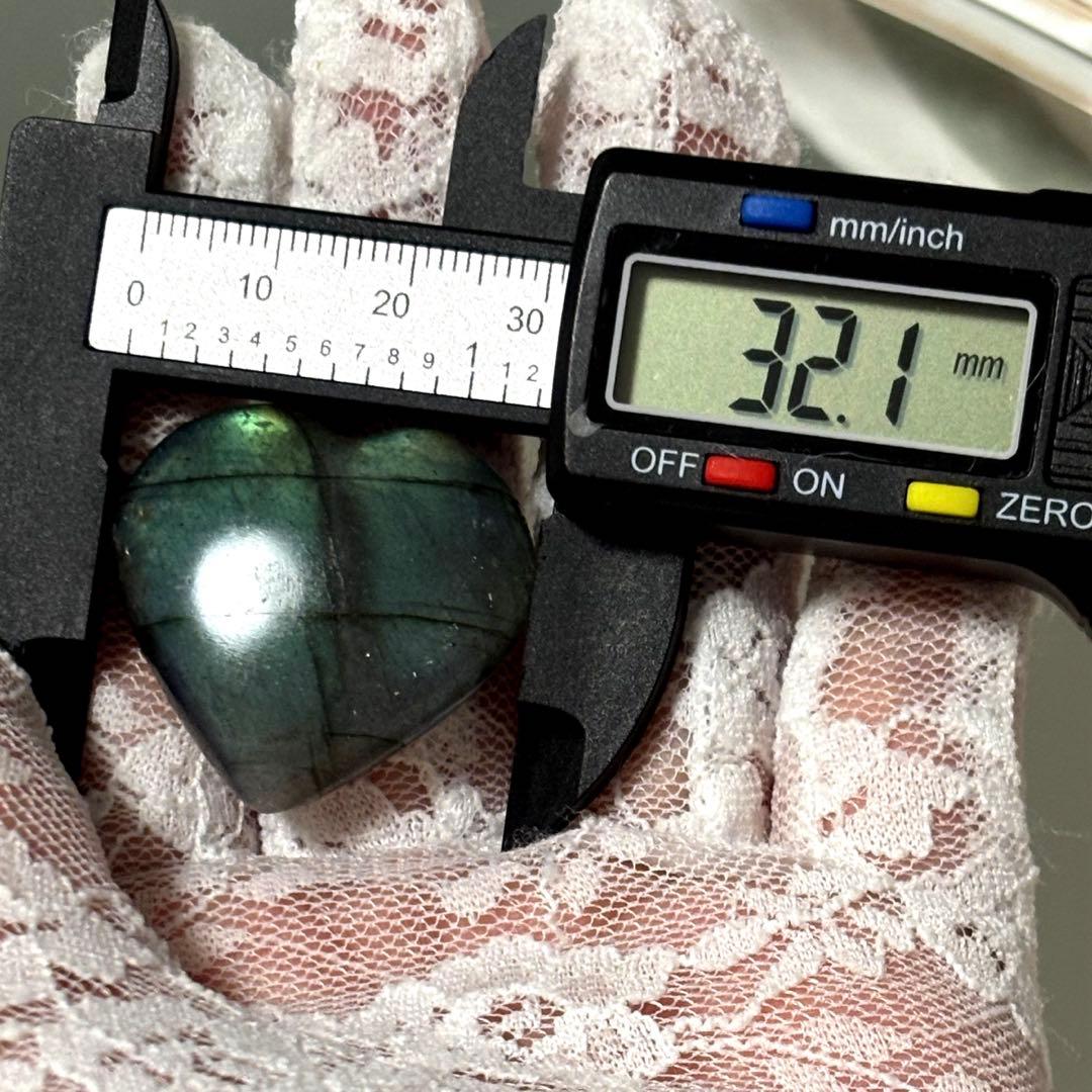 商談中！ラブラドライト グリーンシラー ハート ③ ルース パーム 握り石