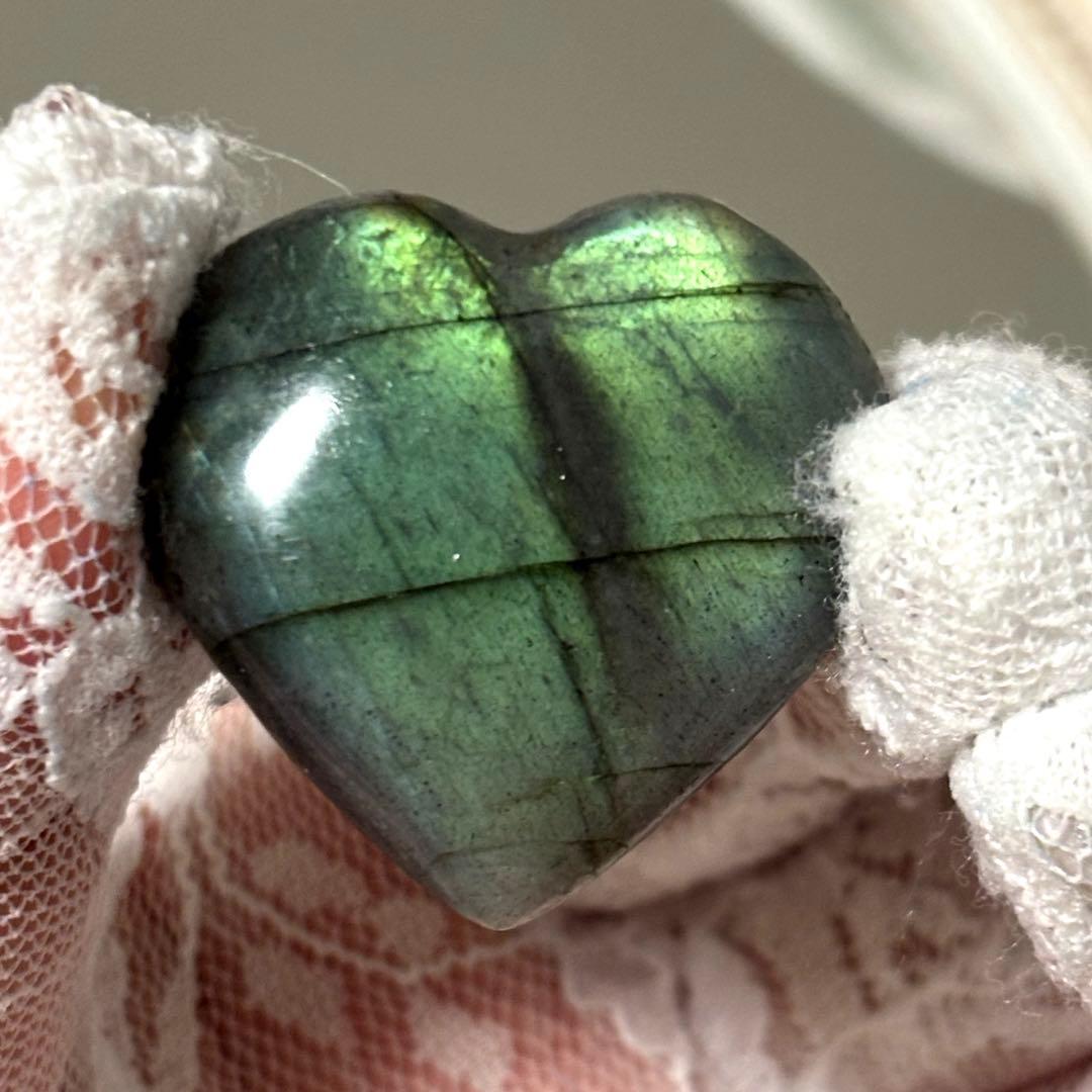 商談中！ラブラドライト グリーンシラー ハート ③ ルース パーム 握り石