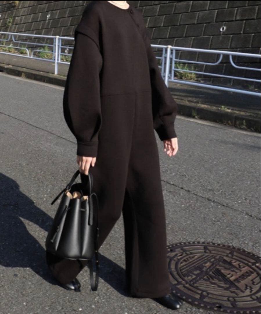 PERNA ダンボールニット サロペット オールインワン 黒