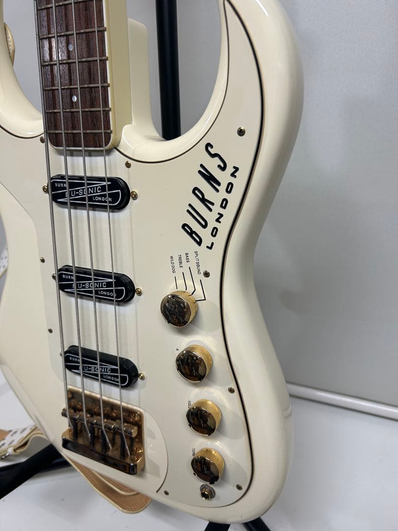 Burns London Bison Bass White エレキベース 廃盤