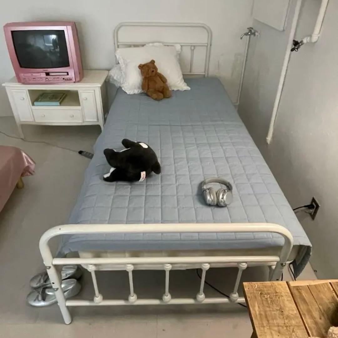 シングルベッドホワイト　マットレス付き大阪　引き取り限定