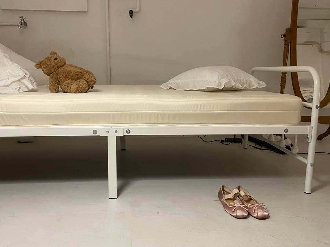 シングルベッドホワイト　マットレス付き大阪　引き取り限定