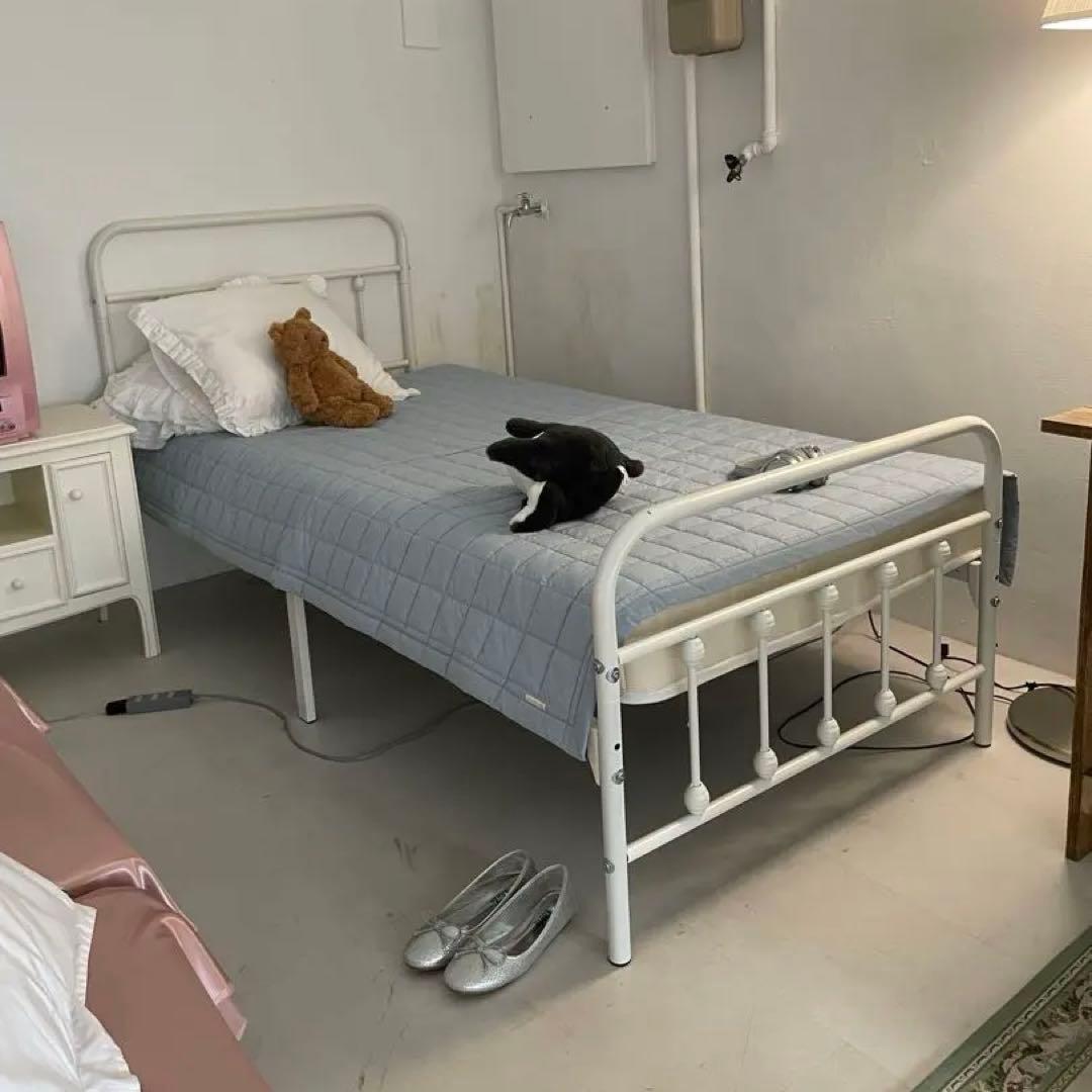 シングルベッドホワイト　マットレス付き大阪　引き取り限定