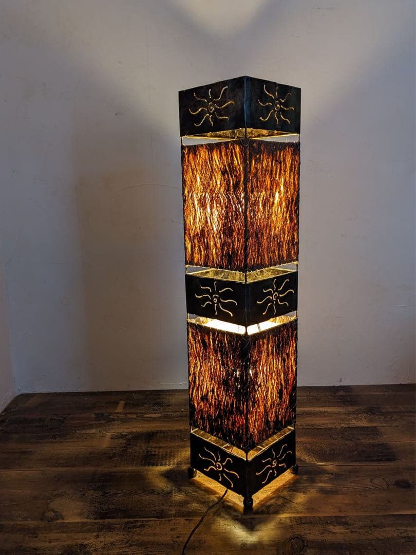 【AAE】アジアンタワーライト　彫刻模様　フロアスタンド　店舗照明