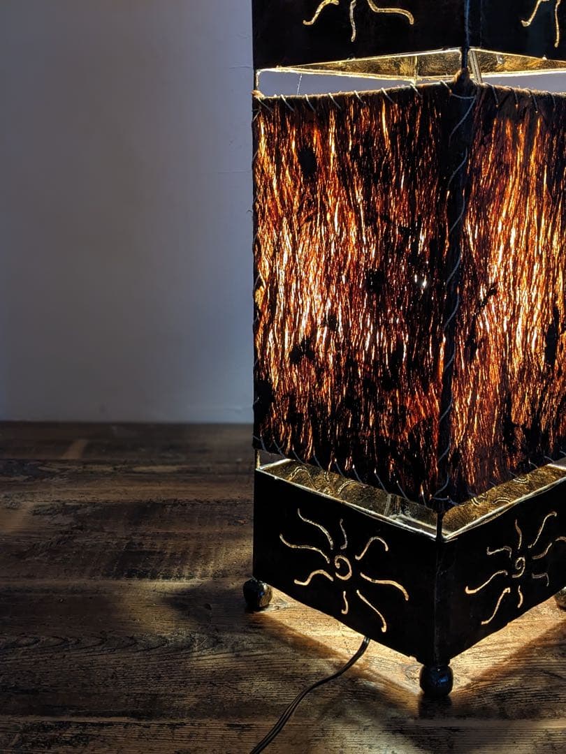 【AAE】アジアンタワーライト　彫刻模様　フロアスタンド　店舗照明